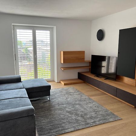 Zimmer & Appartements Am Schlossplatz Hohenems Kamer foto