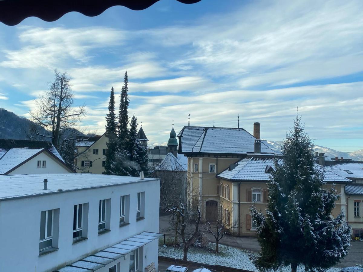Zimmer & Appartements Am Schlossplatz Hohenems Buitenkant foto
