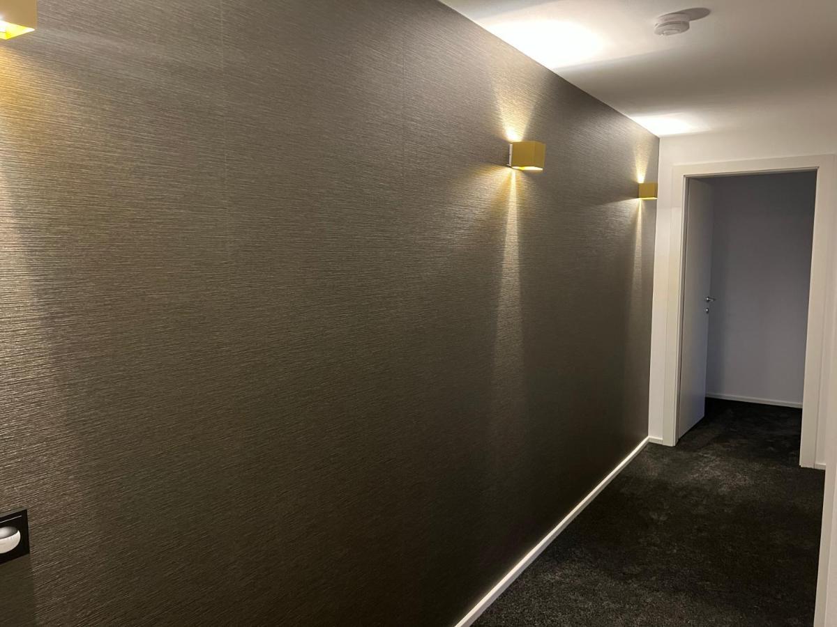 Zimmer & Appartements Am Schlossplatz Hohenems Buitenkant foto