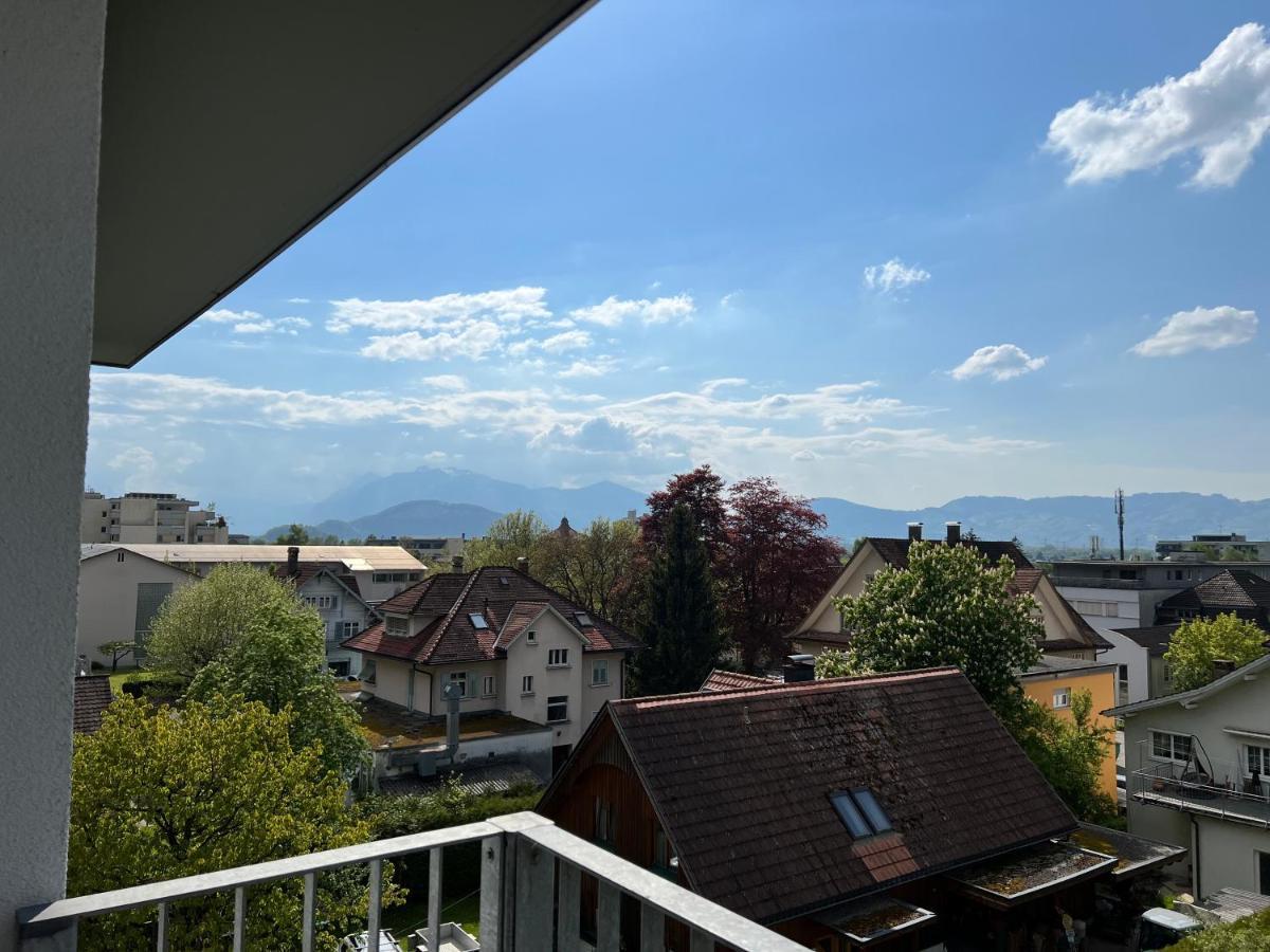 Zimmer & Appartements Am Schlossplatz Hohenems Buitenkant foto