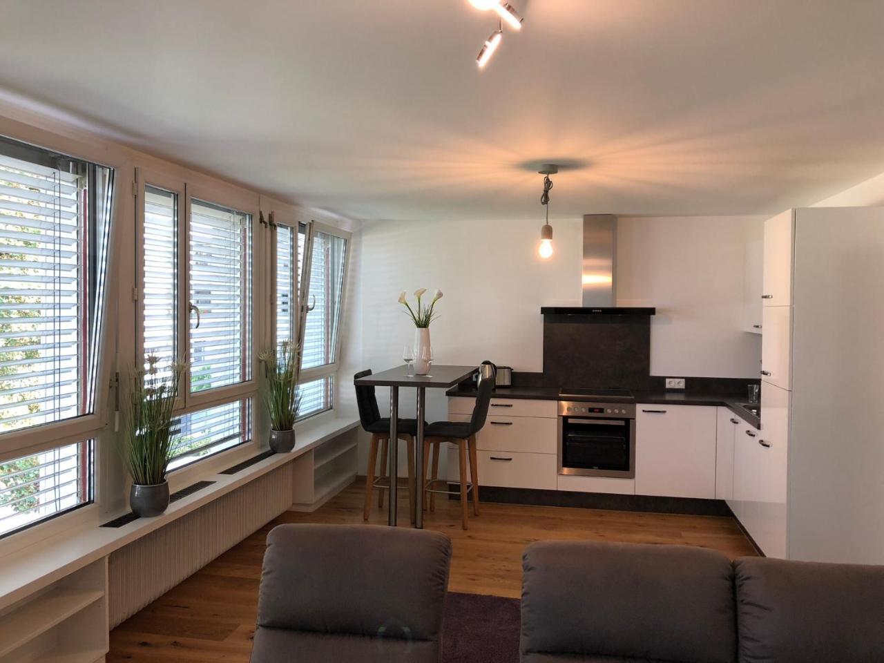 Zimmer & Appartements Am Schlossplatz Hohenems Buitenkant foto